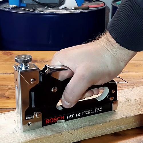 Ruční sponkovačka BOSCH HT14 DIY