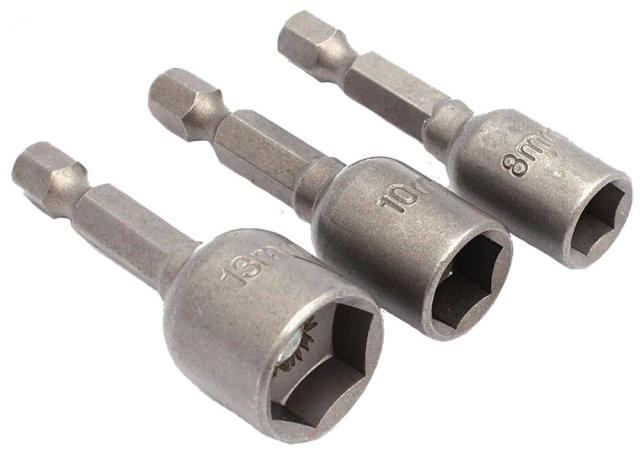 Sada nástrčných hlavic s magnetem