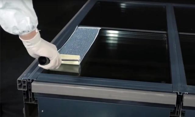 Tekutá fólie pro dočasnou ochranu povrchů LIQUIFOIL LF01